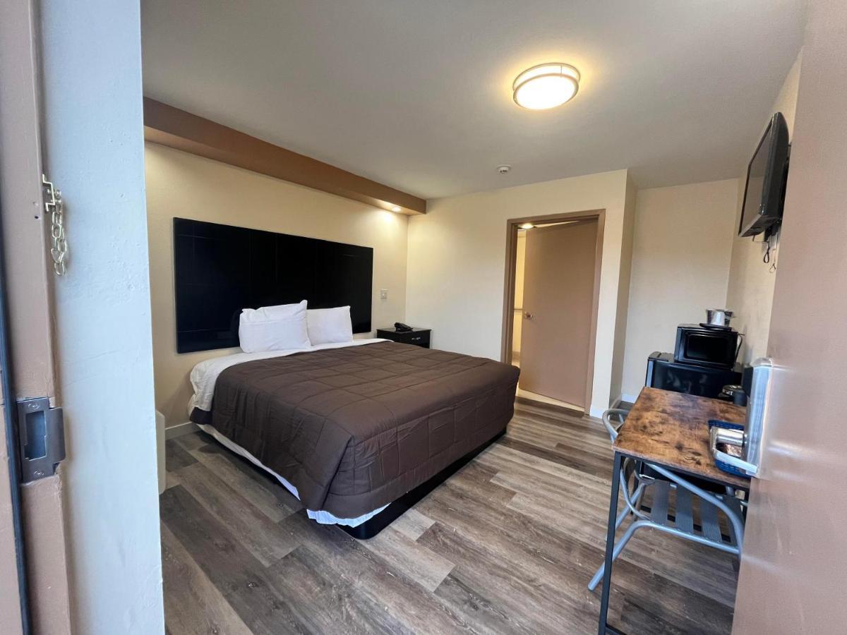 Circle Motor Motel